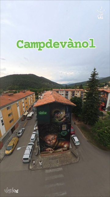 Lampista de Campdevànol
A sido un placer disfrutar de @ajuntamentdecampdevanol , en la compañia de la familia de @grafftech_fest , en esta ocasión me tocó plasmar a los electricistas, han sido 4 dias super enriquecedores, con muy buena compañia, buen trato y buen clima, en un pueblo acogedor y muy bonito de la provincia de Girona,
GRACIAS!!
Gracias a @jaume_junque @maryeta06
Y @vane_new_project por cuidar tan bien de nostros
🧱Plaça Melcior Vaquer Campdevànol (Girona)🧱